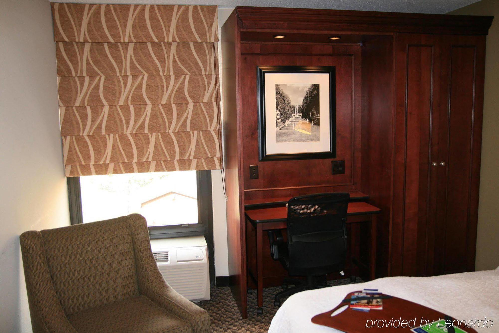 Hampton Inn Detroit Madison Heights South Troy Bilik gambar