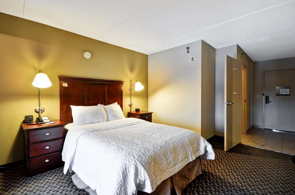 Hampton Inn Detroit Madison Heights South Troy Bilik gambar